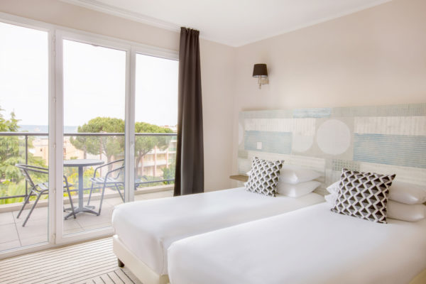 12 - Best Western Antibes Riviera chambre superieure double twin balcon