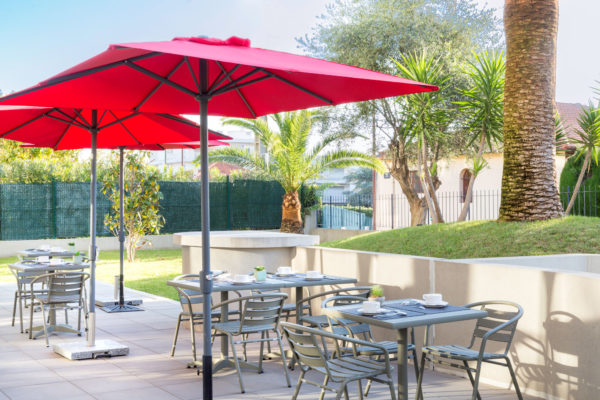 41 - Best Western Plus Antibes Riviera terrasse bar jardin